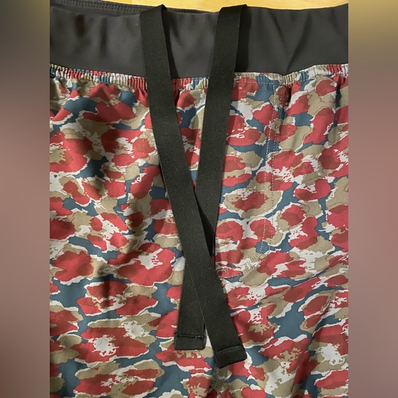 Lululemon Core Shorts Men’s - Picture 5 of 7